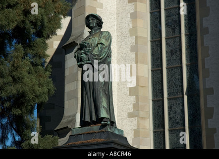 Die Statue von Ulrich Zwingli in der schönen Stadt Zürich in der Schweiz Stockfoto