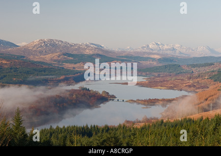 S.W über Loch Garry und Glengarry in der Nähe von Invergarry, Spean Bridge und Fort William. Highland Region Schottlands. Winter Stockfoto