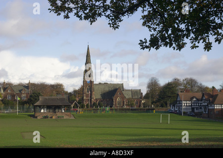 Dorfplatz, Thornton Hough, Wirral Stockfoto