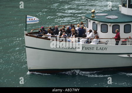 CHICAGO S FIRST LADY nimmt Touristen auf die architektonischen und historischen Kreuzfahrt entlang der Chicago River CHICAGO ILLINOIS Stockfoto