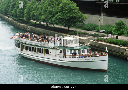 CHICAGOS FIRST LADY nimmt Touristen auf die architektonische und historische Kreuzfahrt entlang der Chicago River CHICAGO ILLINOIS Stockfoto