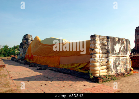 Thailand Ayyuthaya Wat Lokayastutharam reclining Buddha Stockfoto