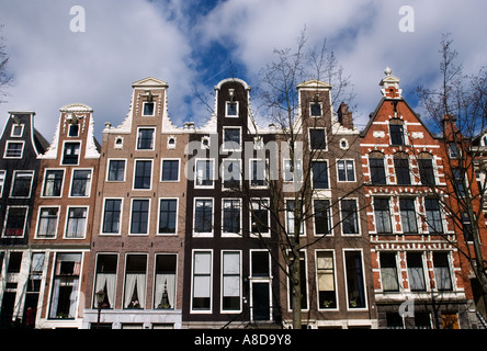 Schönen alten Häusern am Kanal in zentralen Grachtengordel Viertel von Amsterdam Holland Stockfoto