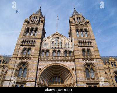 Haupteingang zum Natural History Museum South Kensington London reisen Stockfoto