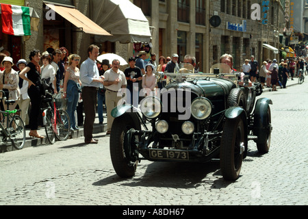 Die Mille Miglia 2005 Rennen durch Florenz Toskana Italien EU Bentley GE1973 Stockfoto