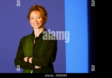 KATHY SYKES PROFESSOR ÖFFENTLICHES ENGAGEMENT IN WISSENSCHAFT UND TECHNIK AN DER UNIVERSITÄT BRISTOL ABGEBILDET IN DER AT BRISTOL LEARNING CEN Stockfoto