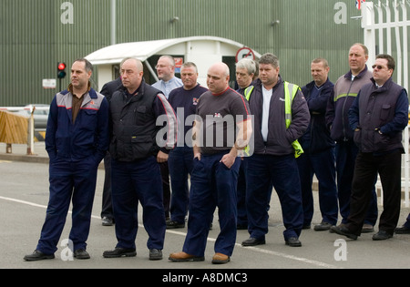 Arbeiter protestieren außerhalb der MG-Rover-Werk in Longbridge Stockfoto