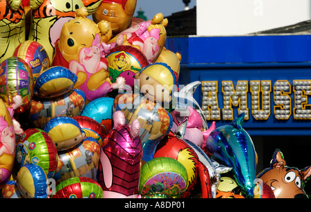 Ballon-Verkäufer Bournemouth Küste Dorset England UK Stockfoto