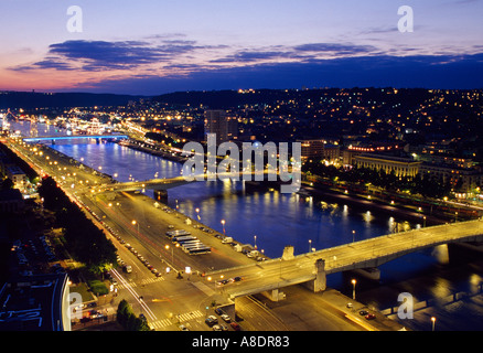 Turnier der Segelschiffe am Abend mit dem Fluss Seine Hafen von Rouen Frankreich Stockfoto