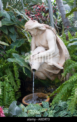 Statue in den Volkspalast und Wintergärten Glashaus Glasgow Schottland GB UK Stockfoto