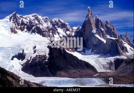 Cerro Torre (3102m). Herrliche Granit Spire in den südlichen Anden Patagonien, Provinz Santa Cruz, Argentinien Stockfoto