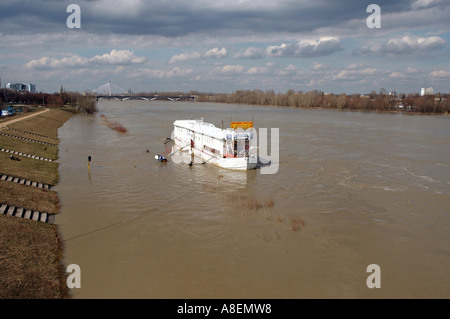 Saison, Hochwasser an Weichsel in Warschau im frühen Frühjahr Auftauen Stockfoto