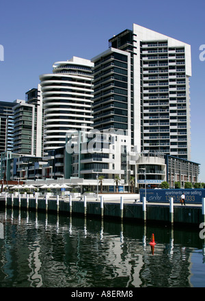 moderne Wohnung Gebäude in den Docklands in Melbourne, Australien. Stockfoto