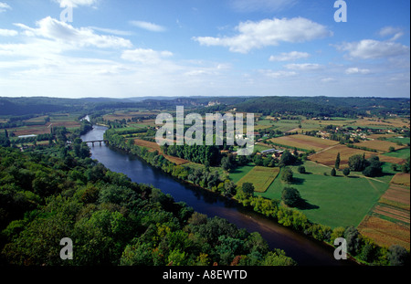 Fluss Dordogne betrachtet von Belvedere De La Barre bei Domme Perigord Frankreich Stockfoto