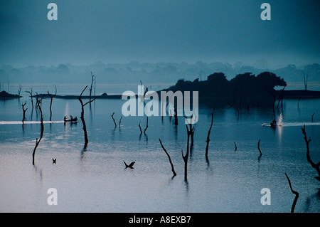 Sri Lanka Ceylon Sigiriya Angeln im See Stockfoto