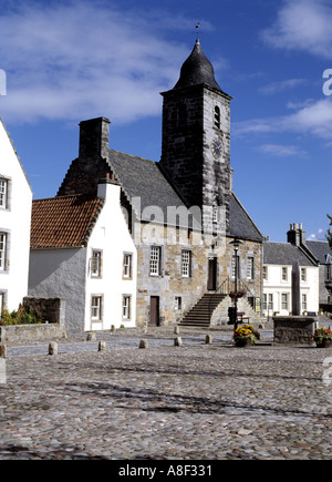 dh CULROSS FIFE Stadthaus und Kopfsteinpflaster stoned Square Village Building 17. Jahrhundert National Trust schottland Stockfoto