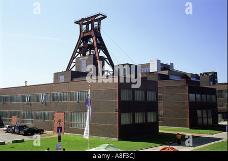 Geographie/Reisen, Deutschland, Nordrhein-Westfalen, Essen, Gebäude, Zeche Zollverein, Schacht XII, Außenansicht, Welle Tower, Additional-Rights - Clearance-Info - Not-Available Stockfoto