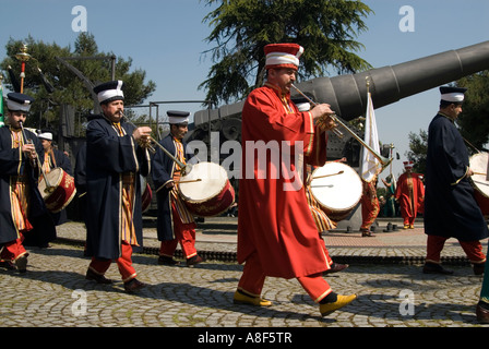 Tägliche konzertante Aufführung der Janitscharen Band in das militärische Museum Istanbul-Türkei Stockfoto