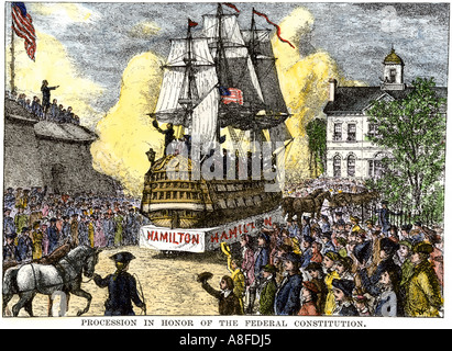 Schiff der Parade an der Wall Street zu Ehren Alexander Hamilton und die neue Verfassung der Vereinigten Staaten von 1787. Hand - farbige Holzschnitt Stockfoto
