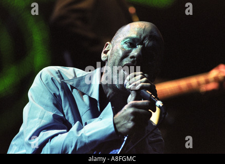 MICHAEL STIPE VON REM AM FREITAGABEND BEI GLASTONBURY UK 1999 Stockfoto