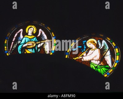 Frankreich-Abbaye de St. Michel de Frigolet Stained Glass Windows Zisterzienser Mönche lebten hier unter vereinfachenden Regel St. Benedikt Stockfoto