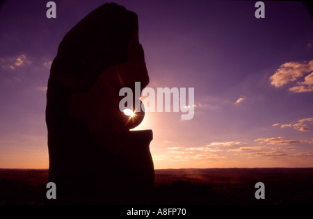Skulptur an der Living Desert Bildhauersymposium Website Broken Hill New South Wales Australien Interaktion mit Abendsonne Stockfoto