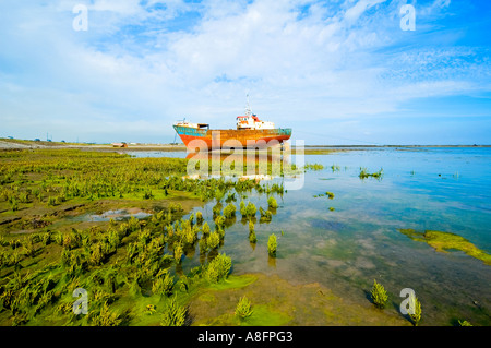 Rosten Boot in der Nähe von Roa Island, Barrow in Furness, Cumbria, England, UK Stockfoto