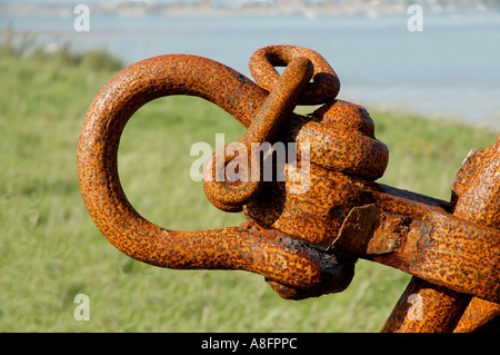 Rostigen Fesseln an alte Anker auf Piel Island, in der Nähe von Barrow in Furness, Cumbria, England, UK Stockfoto