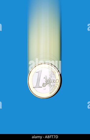 1 Euro fallen 1 Euromünze fällt Stockfoto