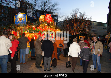 Weihnachtsmarkt im Rindermarkt neben Viktualienmarkt München Bayern Deutschland Stockfoto