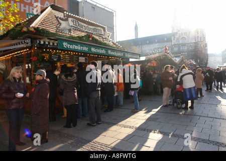 Punch Stall Weihnachtsmarkt Weihnachtsmarkt München Bayern Deutschland Stockfoto