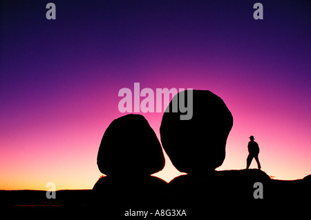 Dämmerung über Devils Marbles, Tennant Creek, Northern Territory, Australien Stockfoto