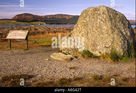 Bruces Stein, Robert Bruces, auf Moos Raploch Clatteringshaw Loch in der Galloway Forest Park Schottland, Vereinigtes Königreich Stockfoto