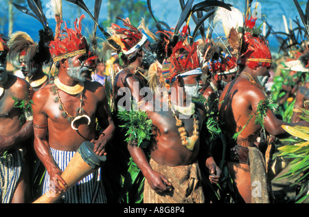 dekorierte Aborigines durchführen, Mt. Hagen, Papua-Neuguinea Stockfoto