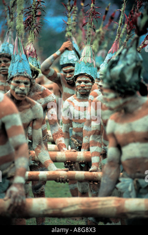 dekorierte Aborigines durchführen, Mt. Hagen, Papua-Neuguinea Stockfoto