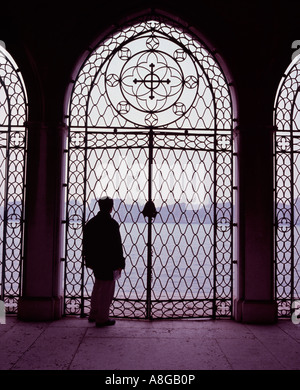 Touristen auf der Suche über die Lagune nach Venedig, vom Tor der Friedhof San Michele, Venedig, Italien Stockfoto