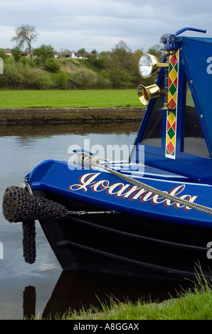 Hellen Grachtenboot auf Calder & Hebble Navigation bei Wakefield Stockfoto