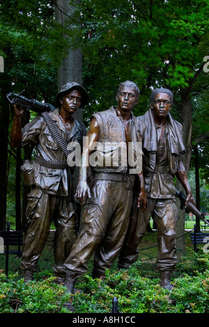 Statue der drei Vietnam-Krieg Soldaten in der Nähe der Vietnam Krieg Memorial Wall in der Innenstadt von Washington DC Stockfoto