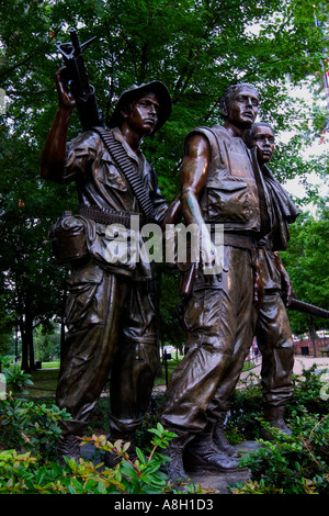 Statue von drei Soldaten in Vietnam War Memorial in der Nähe von Vietnam Memorial Wall in der Innenstadt von Washington DC Stockfoto