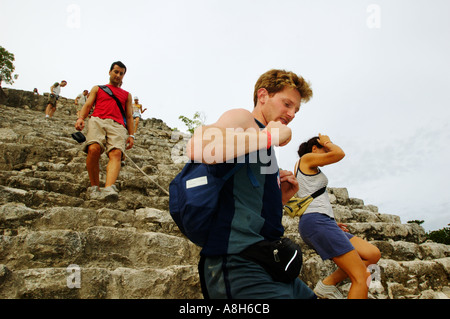 Mexiko, Yucatan, Coba, Klettern El Castillo Stockfoto