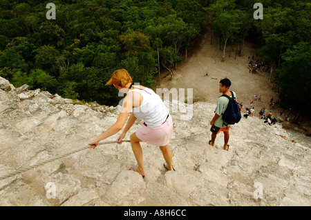 Mexiko, Yucatan, Coba, Klettern El Castillo Stockfoto