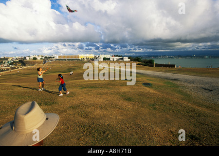 Puerto Rico, San Juan, Drachensteigen vor El Morro Stockfoto