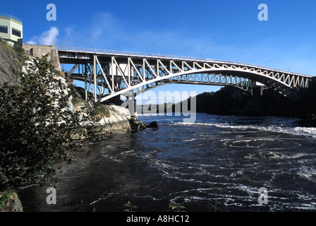 Stahl-Bogenbrücke über den Saint John River Saint John New Brunswick an Reversing Falls Stockfoto