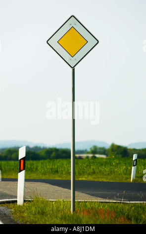 Deutschen Rechts des Weges Straßenschild in Deutschland, Europa Stockfoto