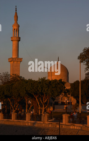 Moschee in Luxor an den Ufern des Nils Stockfoto