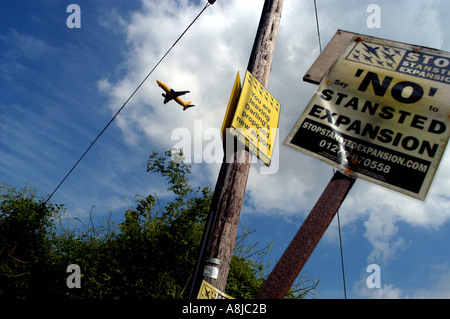 Station Stansted Flughafenausbau Proteste in 2003-2004, Stansted Essex, England. Stockfoto