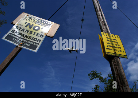 Station Stansted Flughafenausbau Proteste in 2003-2004, Stansted Essex, England. Stockfoto