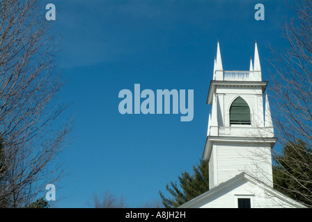 Deerfield Bible Church in den Frühlingsmonaten befindet sich in Deerfield New Hampshire USA ist Teil von Neu-England Stockfoto