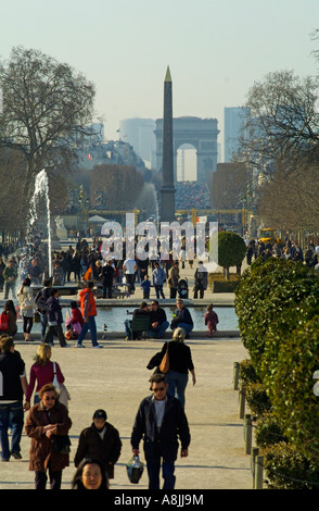 Les Jardins des Tuileries ist ein beliebter Ort zum spazieren und entspannen für Parisiens, Paris, Frankreich Stockfoto