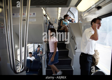 Passagiere auf Doppeldecker-s-Bahn Zug Wagen in Sydney New South Wales NSW Australia Stockfoto